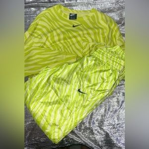 Nike women’s set